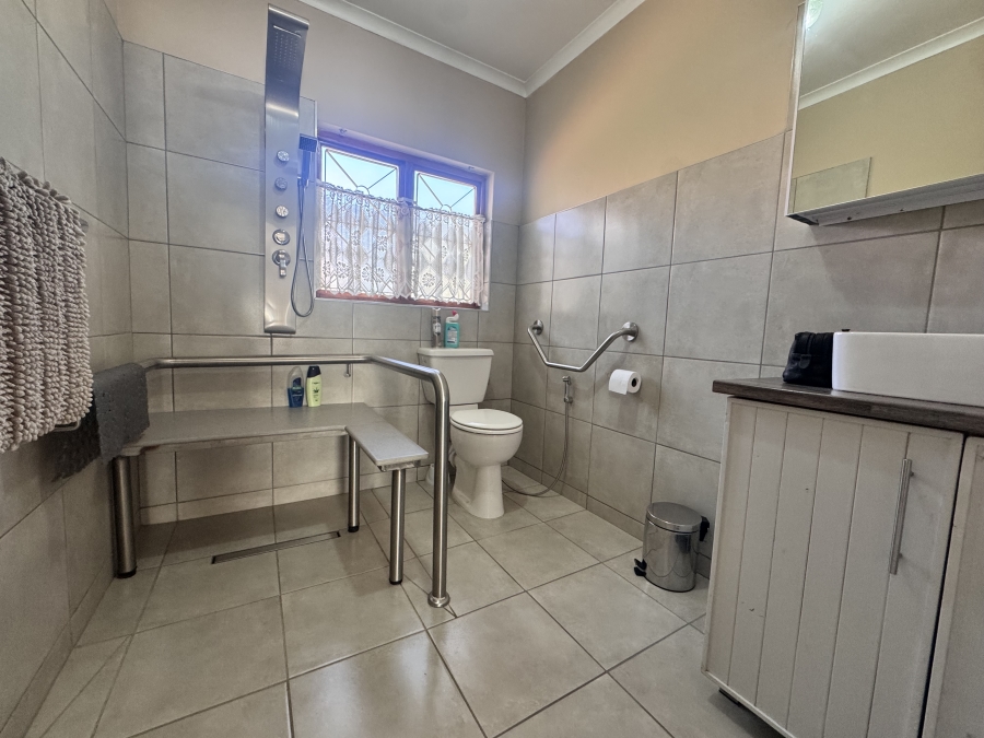 To Let 3 Bedroom Property for Rent in Flamwood North West